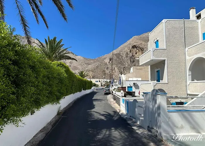 Santa Barbara 3* Perissa (Santorini)