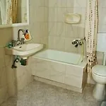 Santa Barbara Hotell 3*