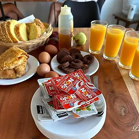 Santa Barbara Otel Perissa (Santorini)