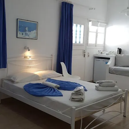 Santa Barbara Perissa (Santorini)