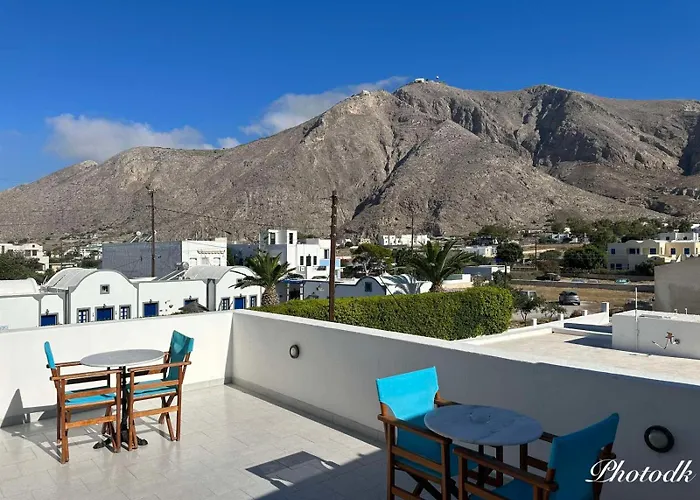 Santa Barbara Perissa (Santorini)